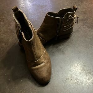 Natural Reflections Brown Ankle Boots